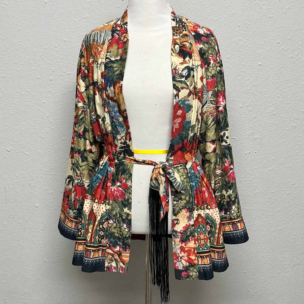 Luxurious JOHN MARK Kimono Jacket Size Medium Safari Jungle Print with Animals!